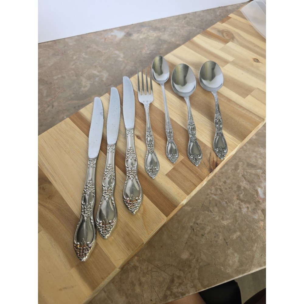 Vintage Oneida Assorted Lot 1977 Huntington Wm A Rogers Deluxe Stainless